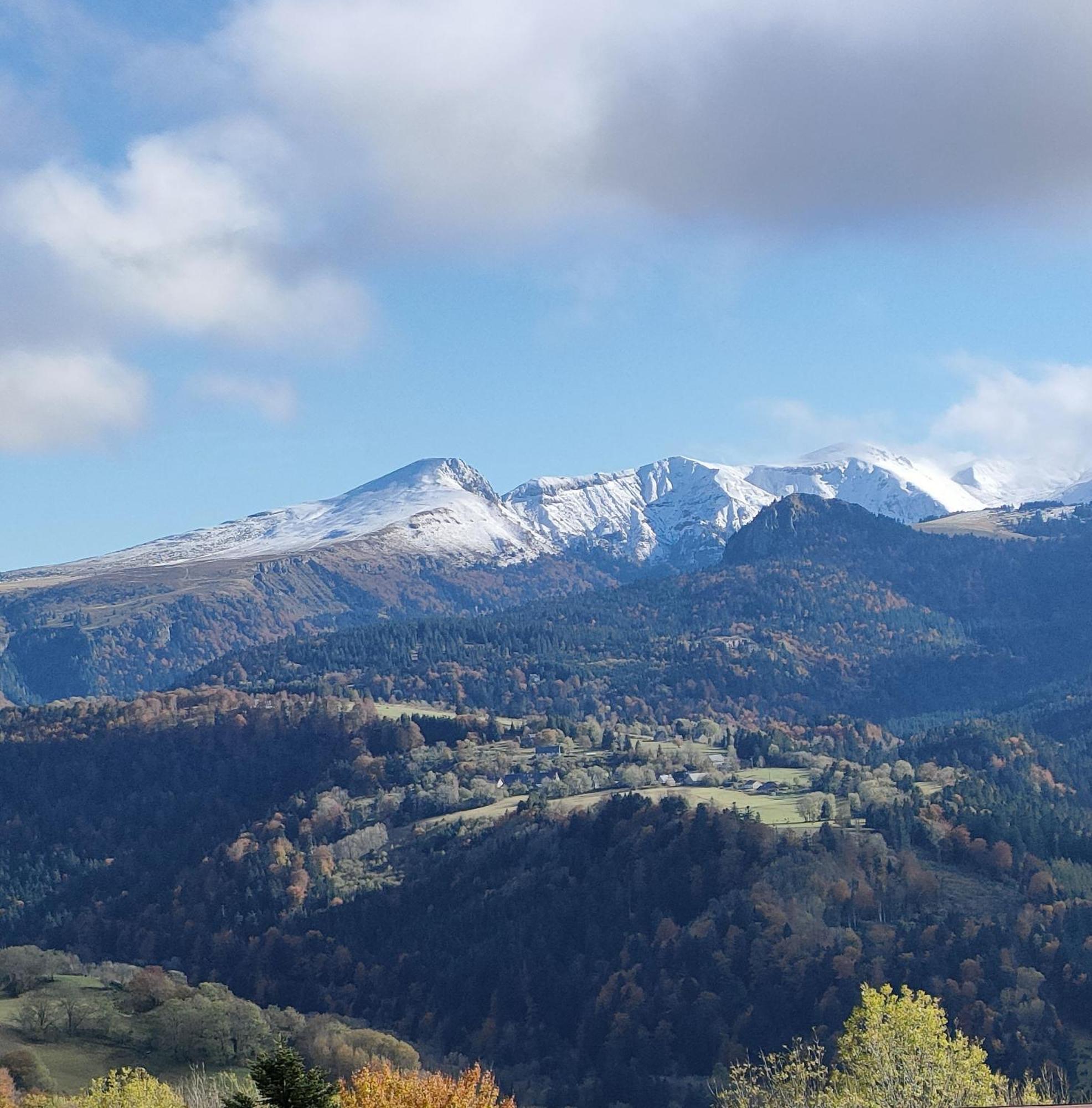 Grand Appartement Vue Magnifique Murat-le-Quaire Kültér fotó